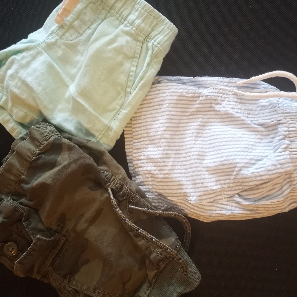 3 pairs of Baby GAP shorts - Picture 3 of 3